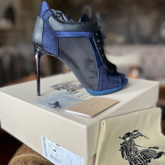 Authentic Burberry Peep Toe Ankle Booties - Picture 2 of 10